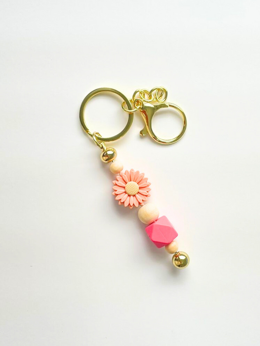 Daisy vintage keychain (peach).