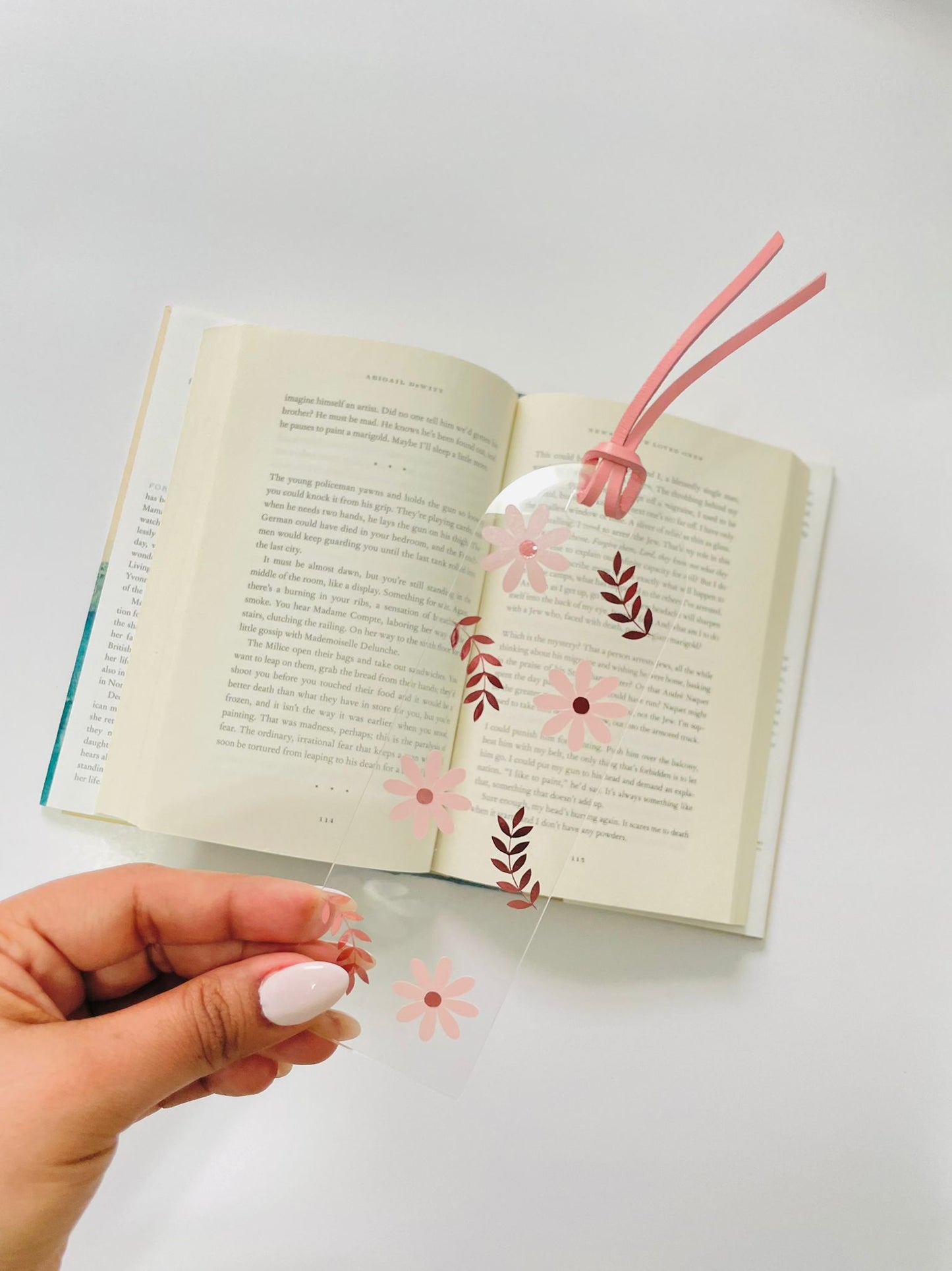 Daisy clear acrylic bookmark